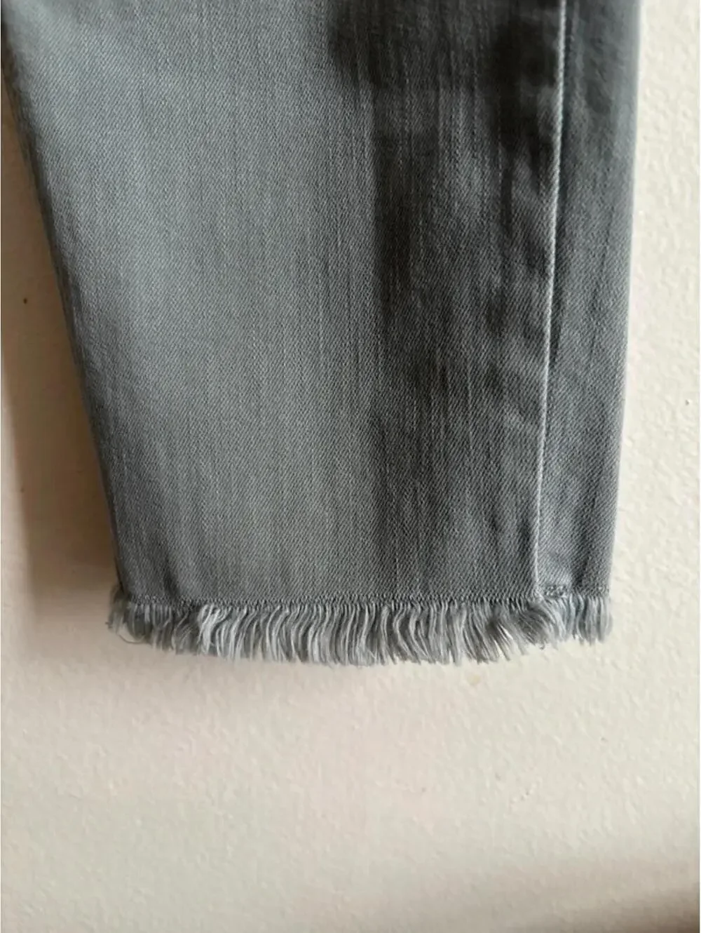 LOFT Modern Skinny Crop in Pale Sage/Grey‎ size 6